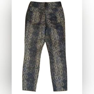 Jennifer Lopez - NWOT Denim Jeans W/ Embossed Snake Skin Print, High Rise Skinny